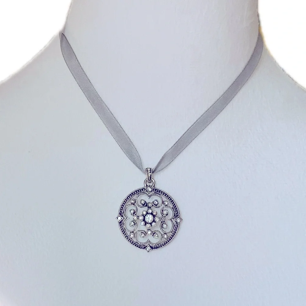 🎨 Art Deco Style Genuine Crystal Pendant w/ Gray Ribbon Necklace by Cookie Lee - Picture 3 of 12